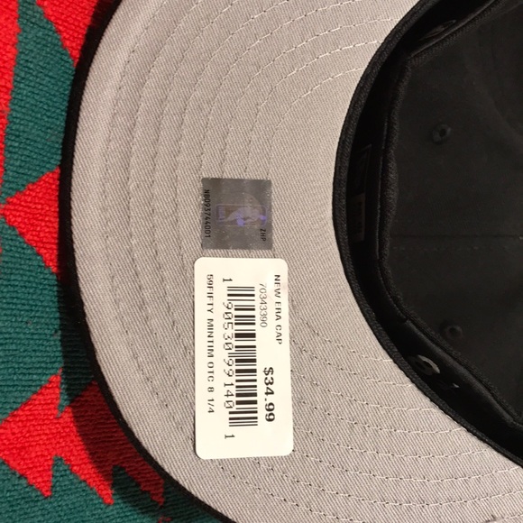 New Era 59 FIFTY Black Timberwolves Fitted Cap! - Picture 7 of 8